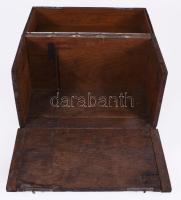 Katonai doboz, zsanéros, lehajtható előlappal, működő zárszerkezettel, 27x13,5x20 cm