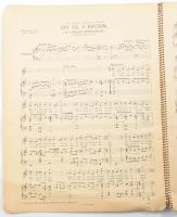 1940 Karácsonyi Album. 1940-1941. Bp., 1940., Zeneműnyomda, 64 p. Spirálkötésben, folttal gyűrődésse...