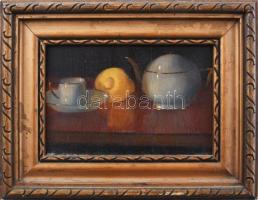 Molnár Z. János (1880-1960): Csendélet porcelánokkal és citrommal. Olaj, fa, jelezve jobbra lent. De...