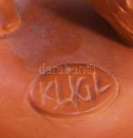 Kligl Sándor (1945-): Fésülködő nő. Terrakotta, jelzett, ragasztott, m: 33,5 cm