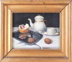 Molnár Z. János (1880-1960): Csendélet porcelánokkal és diókkal. Olaj, karton, jelezve jobbra lent. ...