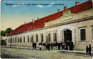 Munkács, Mukacheve, Mukacevo; Városi gyalogsági laktanya / military infantry barracks / Städtische Infanterie Kaserne (fl)