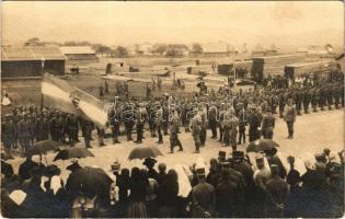 Ditró, Gyergyóditró, Ditrau; IV. Károly király látogatása a cs. és kir. 69. gyalogezrednél, katonai szemle az Aradi fűrészgyár faragott fa raktáránál, magyar zászló / WWI Austro-Hungarian military, Charles I of Austria visiting the soldiers, Hungarian flag. photo