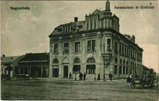 1915 Nagymihály, Michalovce; Kereskedelmi és Hitelbank rt., üzletek. Ifj. Grünfeld Mór kiadása / bank, shops