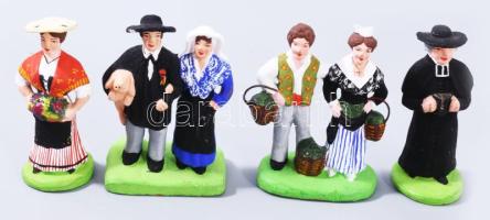 cca 1965 Santons 55 részes francia festett kerámia betlehem összeállítás a falusi lakosság ábrázolás...