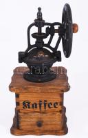 Német kávédaráló, vas, fa, m: 28 cm