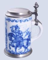 Kobalt festéses porcelán fedeles söröskorsó, hibátlan, m: 18 cm