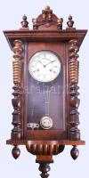 Német falióra, új szerkezet régi tokban, díszes faragott elemekkel, kulccsal, 66x37x20 cm