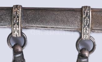 Wehrmacht 1935M tiszti dísztőr WKC Solingen gyártói jelzéssel, kissé sérült bakelit markolattal, csa...