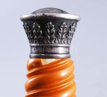 Wehrmacht 1935M tiszti dísztőr WKC Solingen gyártói jelzéssel, kissé sérült bakelit markolattal, csa...