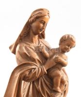 Faragott fa asztali kegytárgy, m: 24 cm