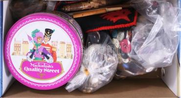 Vegyes gombok, kézimunka tétel, stb