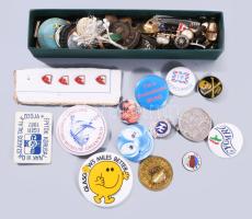 Vegyes jelvények, kitűzők, stb