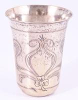 Keresztelőpohár ezüst (Ag) dianás jelzéssel. 29,95 g 7,5 cm