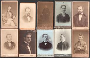 10 db férfiakat ábrázoló vizitkártya, különféle műtermekből (közte Divald Károly, Eperjes; Christ Anna, Pest; Mayer Sándor, Érsekújvár; stb.), vegyes állapotban