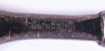 Ezüst (Ag) nyaklánc teniszütő medállal, jelzett, nettó 9,1g