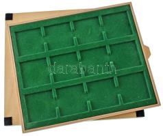 Fa érmetartó kazetta, 12db 54x54mm-es férőhelyű kivehető tálcával, használt de szép állapotban