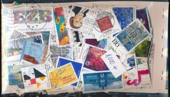 NSZK min. 1.000 db bélyeg, köztük eurós értékek, blokkok, néhány küldemény is, ömlesztve tasakban