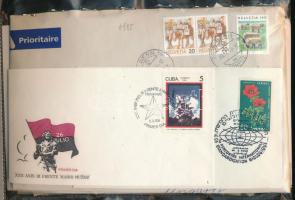 Min. 2.000 db vegyes külföldi bélyeg ömlesztve tasakban