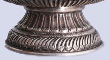 Gazdagon díszített virágos váza. Ezüst (Ag), gilosált. Jelzett 420 g m: 19 cm