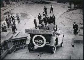 cca 1924 "Lépcsőn járó automobil", 1 db modern nagyítás, jelzés nélkül, 15x21 cm