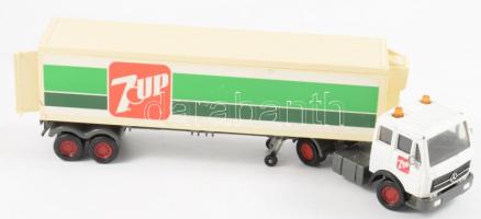 1973 Matchbox 7UP trailer, h: 27 cm