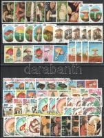 Gomba motívum 74 db bélyeg, benne teljes sorok 2 db stecklapon