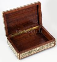 Csont intarziás ékszeres doboz, 10x16 cm