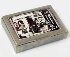 Hollóházi porcelán lappal díszdoboz, 1981, készült a kerámiagyártás 150. évfordulójára 100 példányban, sorszámozott: 62/100 plakettel, 11x14,5 cm