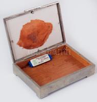 Hollóházi porcelán lappal díszdoboz, 1981, készült a kerámiagyártás 150. évfordulójára 100 példányba...