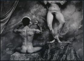 cca 1979 Saudek, Jan (1935-) cseh fotóművész felvétele (Fülhallgató), 1 db modern nagyítás, jelzés nélkül, a néhai FOTÓ újság archívumából, 15x21 cm