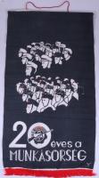 1977 "20 éves a Munkásőrség" falvédő / zászló, 78x43 cm