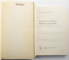 Bakóczi Antal: Vadászszenvedély, vadászati fegyelem. Csergezán Pál illusztrációival. Bp., 1971, Táncsics. Kiadói kartonált papírkötés, sérült gerinccel. + Gyimesi György: A Meru lankáin. Vadászélmények. Pozsony,1975,Madách. Kiadói egészvászon-kötés.