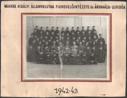 1943 Újvidék (Novi Sad), Magyar Királyi Államvasutak fiúnevelő intézete és árvaháza, csoportkép, fotó kartonon, kissé viseltes állapotban, 17,5x22,5 cm, karton: 26,5x34,5 cm