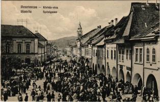 Beszterce, Bistritz, Bistrita; Kórház utca, piac, üzletek / Spitalgasse / Hospital Street, market, shops + "1940 Beszterce visszatért" So. Stpl. (EK)