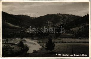 Csíki-havasok, Muntii Ciucului; út részlet az Egyeskőhöz / road to Piatra Singuratica (kopott sarkak / worn corners)