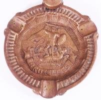 Figurális díszítésű hamutál, 10x7 cm