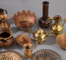 Doboznyi réz/bronz dísztárgy, érdekes darabokkal