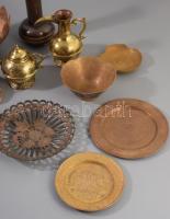 Doboznyi réz/bronz dísztárgy, érdekes darabokkal
