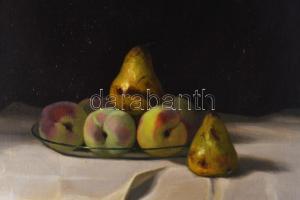 Molnár Z. János (1880-1960): Csendélet körtékkel. Olaj, vászon, jelezve jobbra lent. Hátoldalán régi...