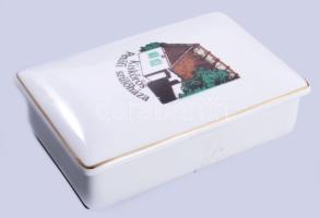 Hollóházi bonbonier, Petőfi Sándor kiskőrösi szülőházának ábrázolásával, 14x9 cm