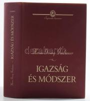 Hans-Georg Gadamer: Igazság és módszer. Egy filozófiai hermeneutika vázlata. Ford.: Bonyhai Gábor. Sapientia Humana. Bp., 2003., Osiris, 695+1 p. 2., javított kiadás. Kiadói kartonált papírkötés, kiadói papír védőborítóban.