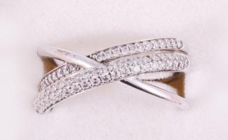 Designer ezüst (Ag) gyűrű, cirkóniával, m:62, jelzett, bruttó 6,3g