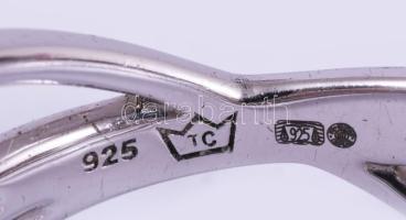 Designer ezüst (Ag) gyűrű, cirkóniával, m:62, jelzett, bruttó 6,3g