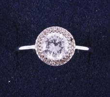 Ezüst (Ag) gyűrű, cirkóniával, m: 60, bruttó 2,95g