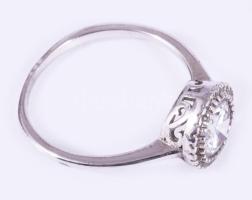 Ezüst (Ag) gyűrű, cirkóniával, m: 60, bruttó 2,95g