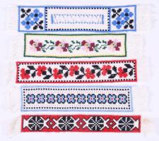 2 darab beregi keresztszemes tűpárna és 5 darab könyvjelző