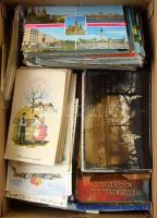 Egy cipősdoboznyi MODERN képeslap, magyar és külföldi városképek, üdvözlőlapok, képeslapfüzetek, leporellok / A box of modern postcards, Hungarian and foreign towns, greetings, leporello booklets