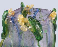 Smetana Ágnes (1961-) Díszváza plasztikus virág dekorral. Anyagában színezett, üvegszál ráillesztése...