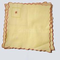 25 darab antik textil szalvéta, közte monogramosak